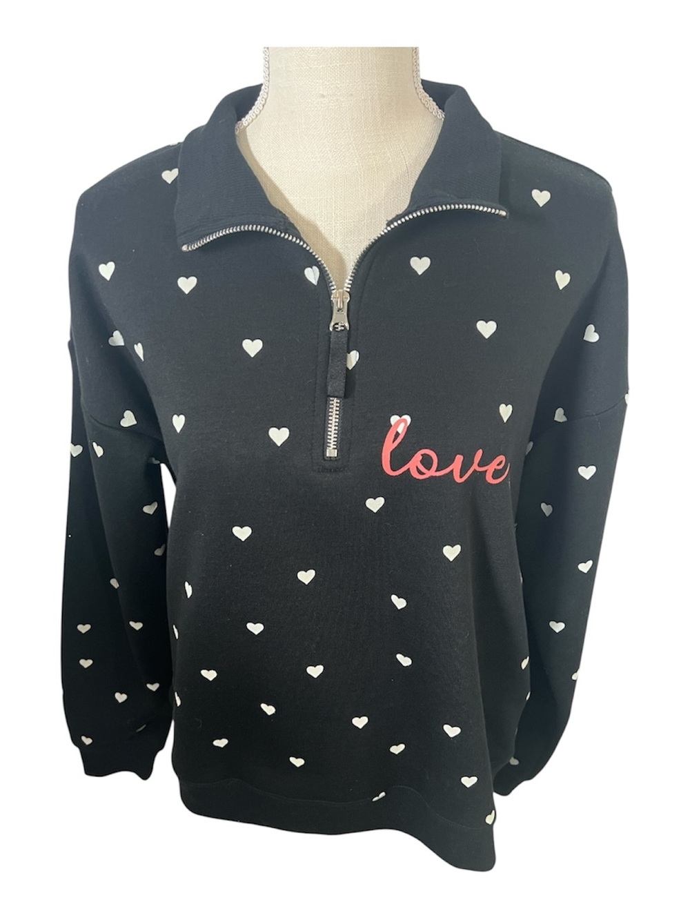 NWT Cynthia Rowley Black sweatshirt with White Hearts & Pink love Script Large